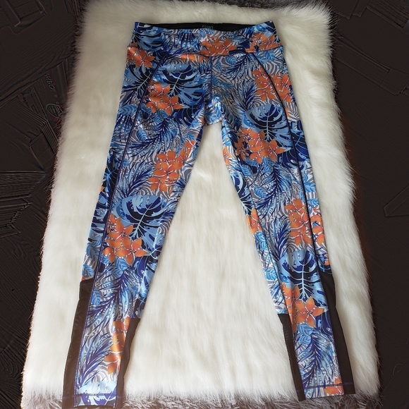2(X)IST Floral Printed Mid Rise Ankle Leggings - Picture 3 of 8